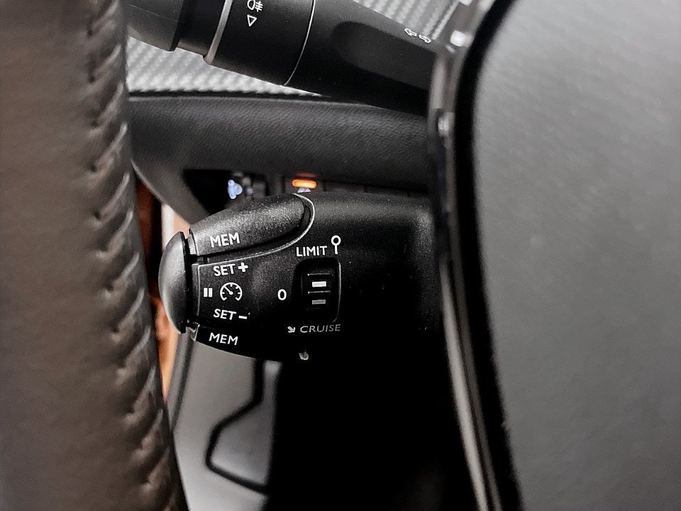 Bild på Peugeot E-2008 Active Pack 50 kWh 136hk Aut - CARPLAY