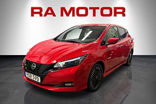 Halvkombi Nissan Leaf 1 av 23