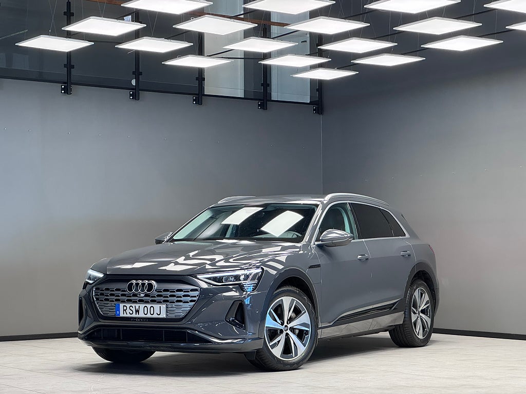 Audi q8-e-tron Q8 50 e-tron quattro / B-kamera