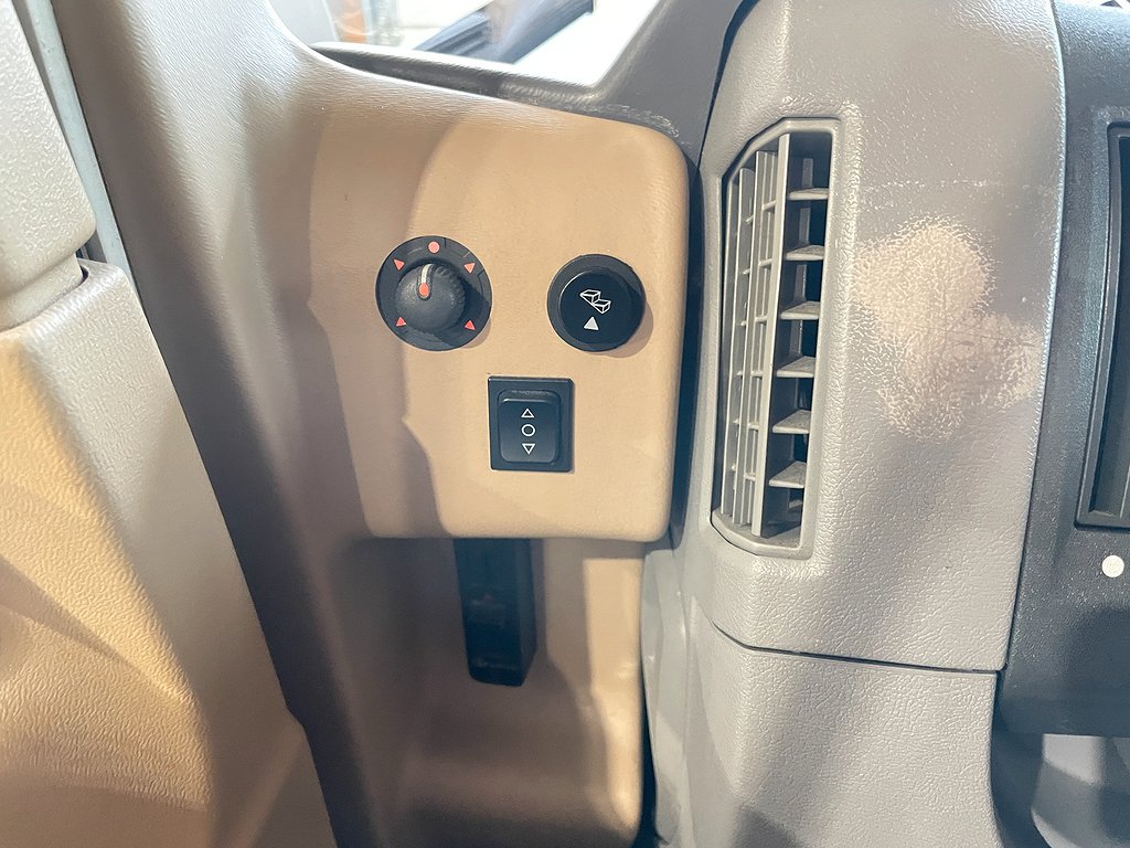 Eura Mobil TI 560 LB /B-körkort/Dragkrok/Taksäng/Ugn - Eura Mobil