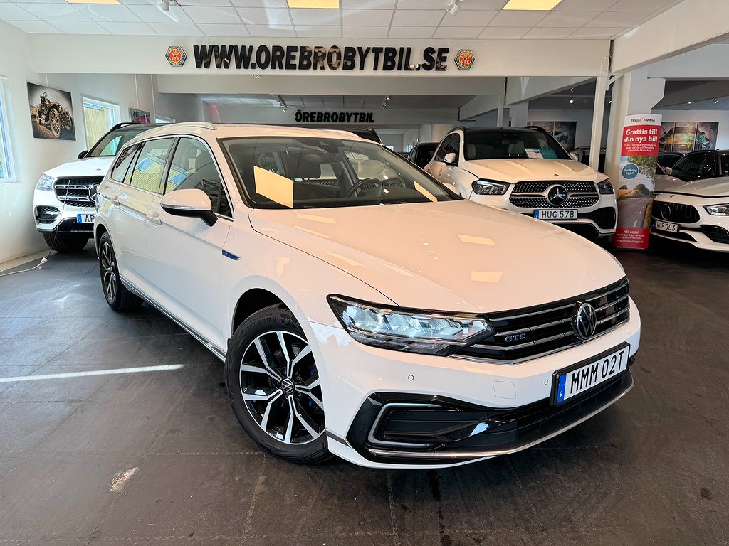 Volkswagen Passat Sportscombi GTE Cockpit Värmare Drag Gps 