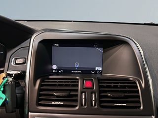 Volvo XC60 D4 AWD Classic Momentum Drag Pvärm Pano Kamera GPS SoV – bild 15