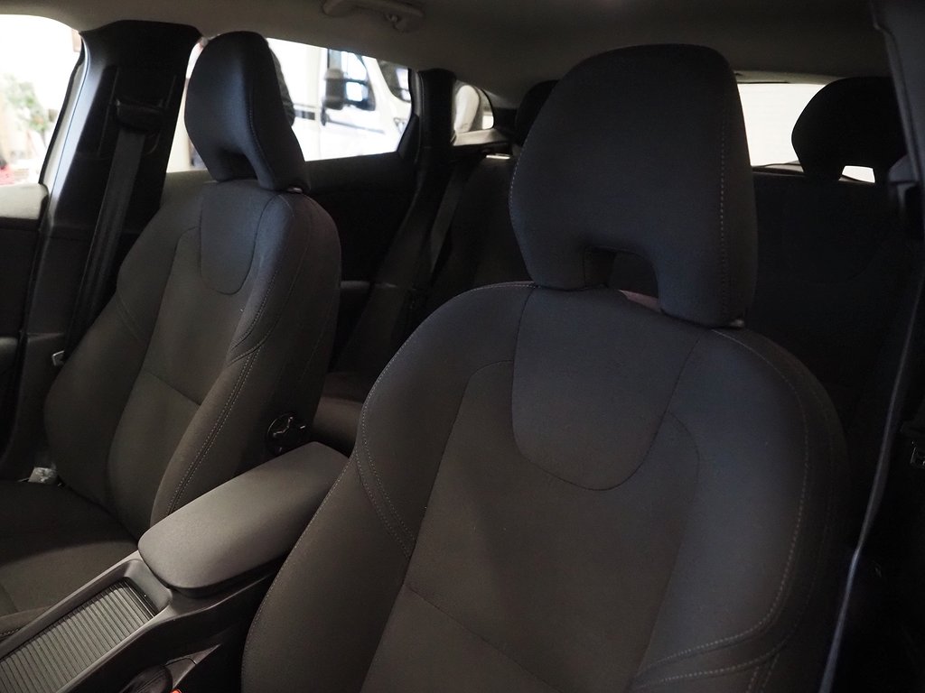 Volvo V40 D3 150hk Geartronic Kinetic D-Värm P-Sensorer 2017