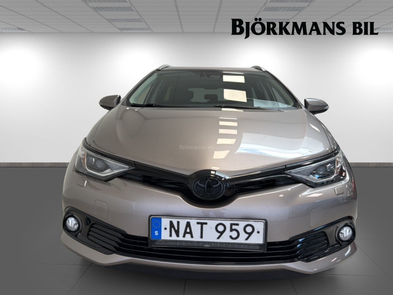 Toyota Auris 2015, bild 2/10