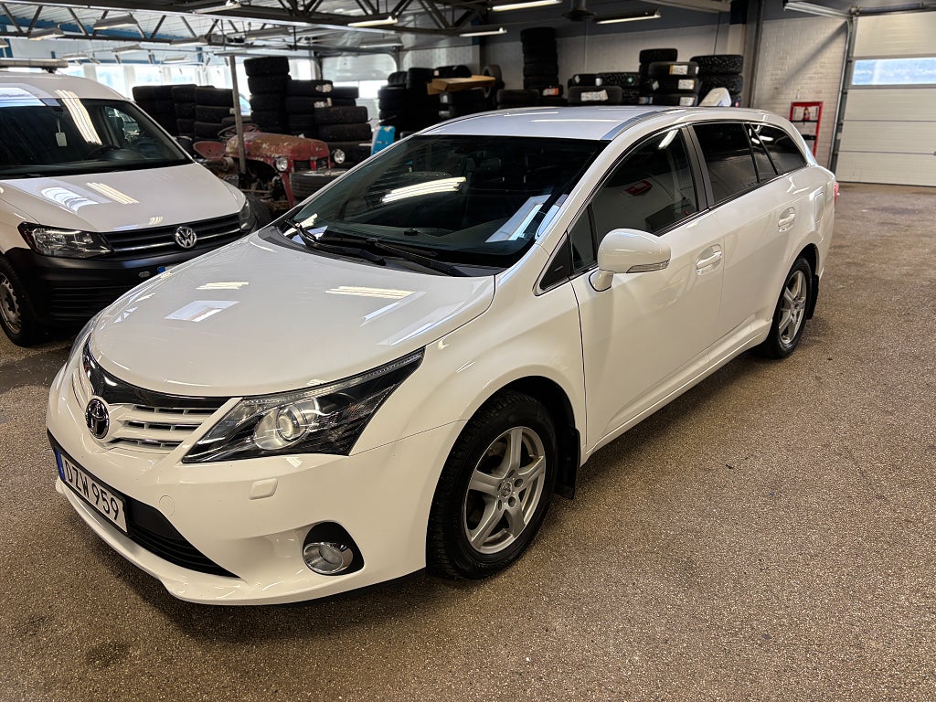 Toyota Avensis Kombi 1.8 Valvematic Edition 50 Drag
