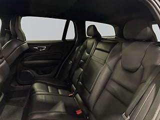 Volvo V60 Recharge T6 AWD Aut R-Design Drag Kamera Navi Skinn Psens S&V