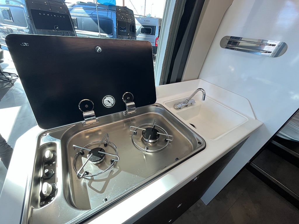 Karmann-Mobil Davis 620 /Solcell/Långbädd/Litium/B-kort/Van - Karmann-Mobil