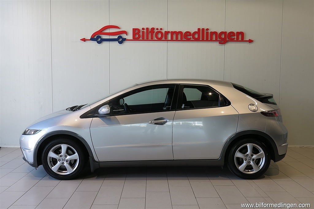 Honda Civic 1.3 i-VTEC 99hk 1 Ägare V-Hjul Låga mil