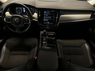 Volvo V90 Recharge T6 AWD Automat Momentum S&V-Däck/Kamera