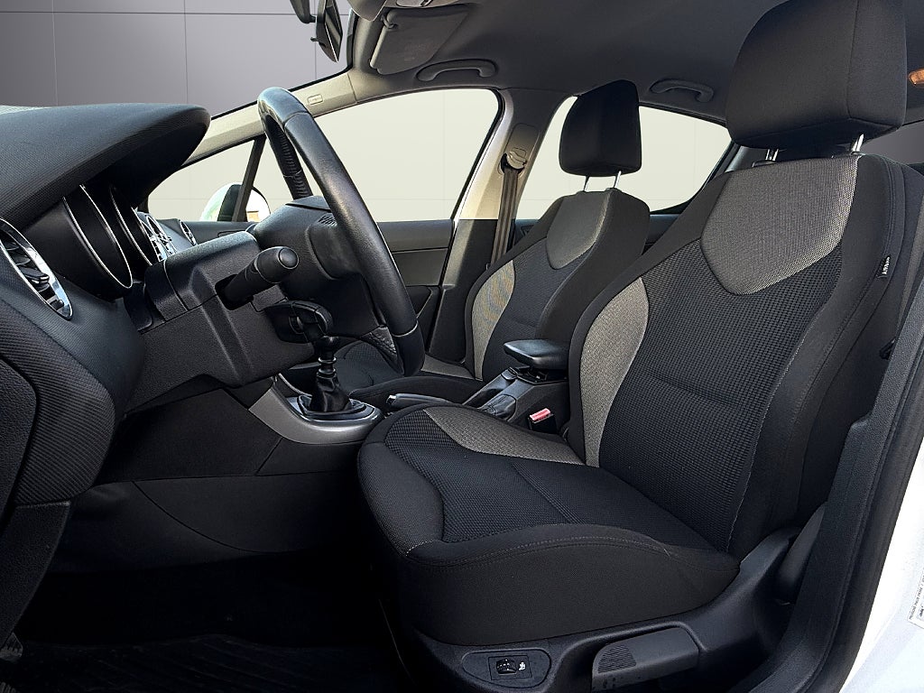 Peugeot 308 5-dörrar 1.6 e-HDi FAP Vinterhjul  - miniatyr 10