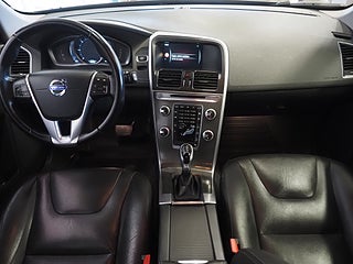 SUV Volvo XC60 16 av 25