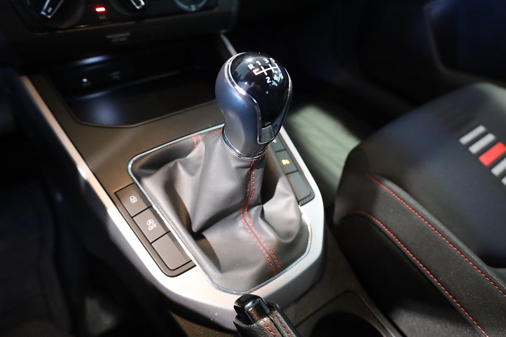 Seat Arona 1.0 TGI FR 90HK M-Värme PDC Blåtand 1787Mil 2020