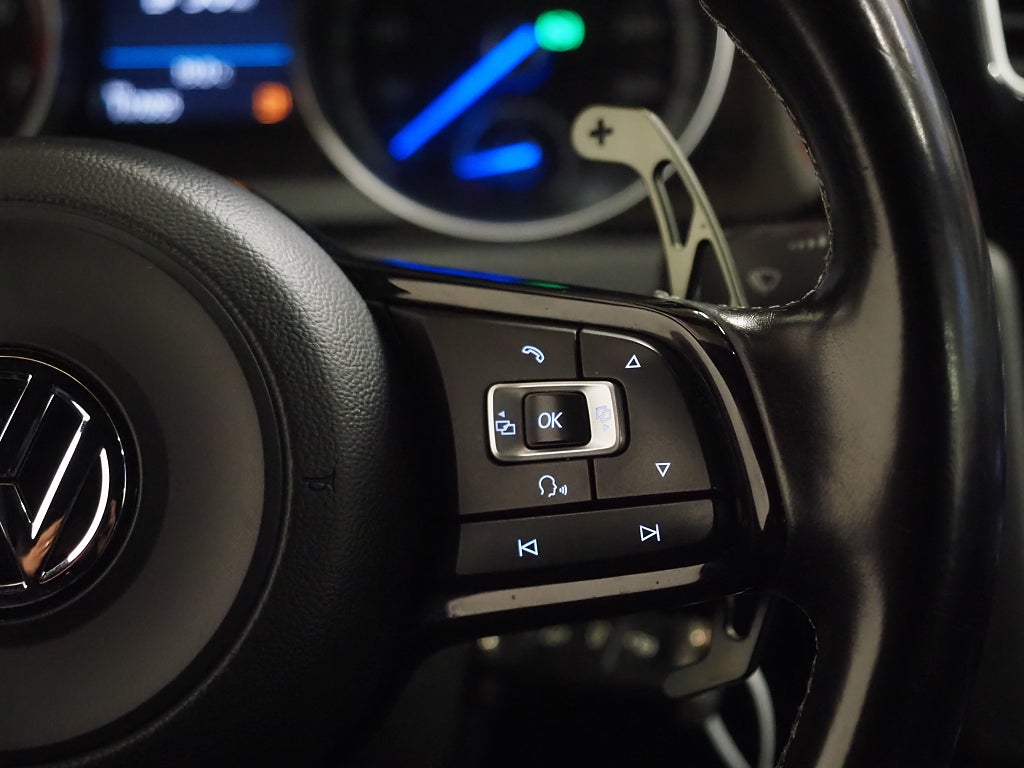 Volkswagen Golf SC R 2.0 TSI 300hk 4M |Dynaudio|Läder|Backkamera| 2017