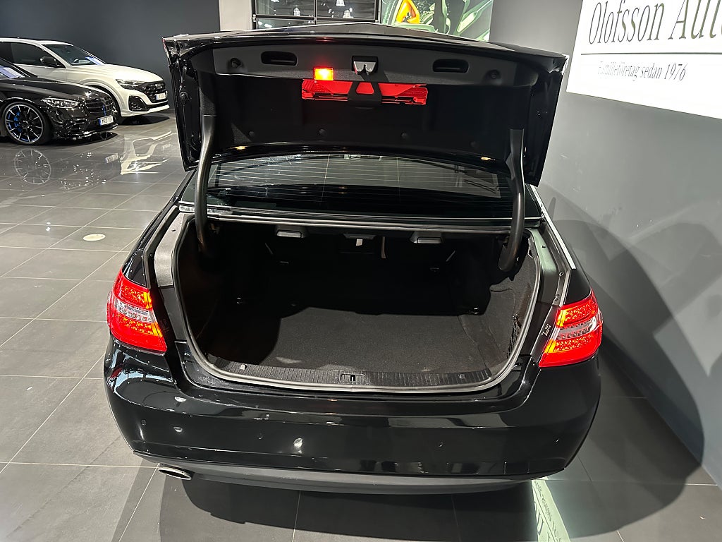 Mercedes-Benz E 220 d AMG Glastak Navi Sedan - bild 12