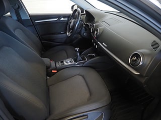 Halvkombi Audi A3 10 av 22