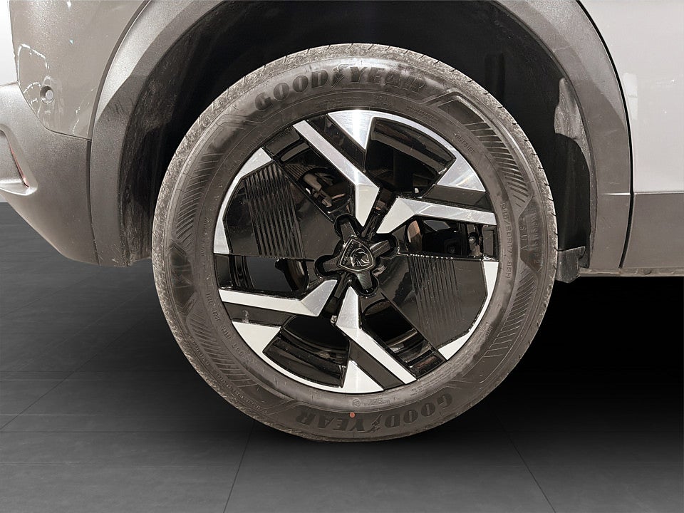 Bild på Peugeot 2008 GT 1.2 PT 130hk Aut - PL 24 månader/2000 mil