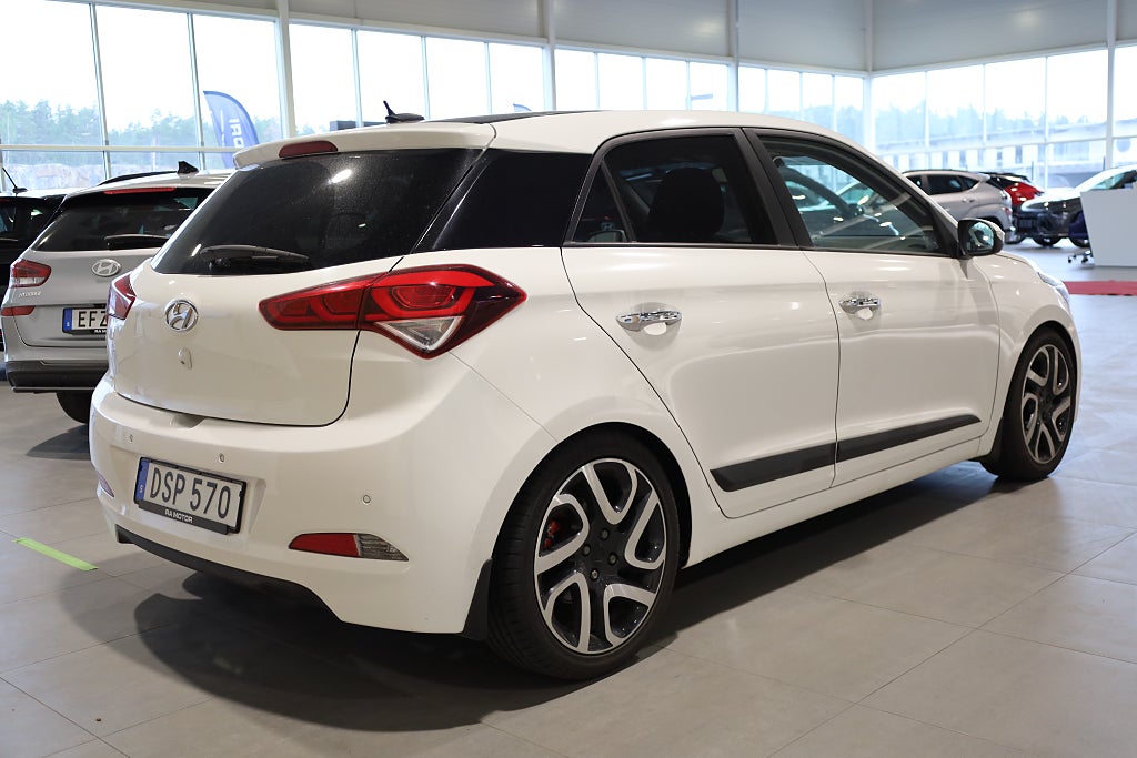 Hyundai i20 1,4 Premium 101hk 5D Panorama Kamera