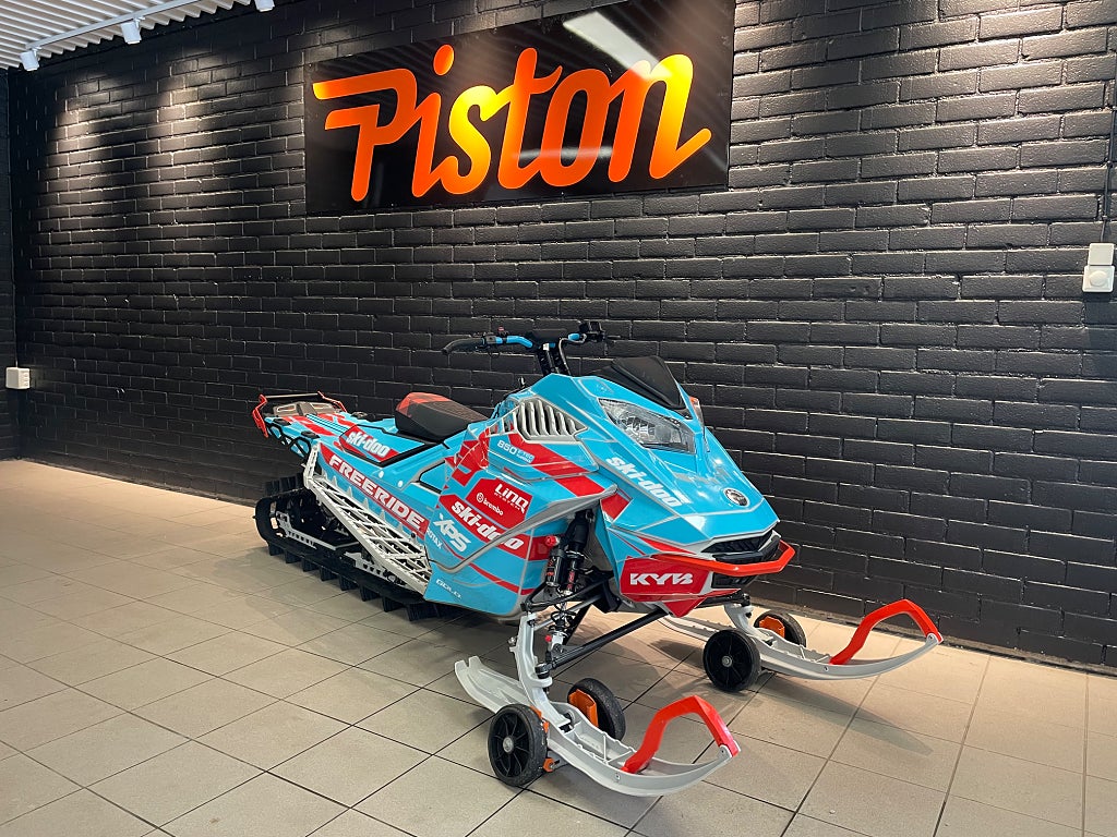 Ski-Doo Freeride 154" 850 turbo shot