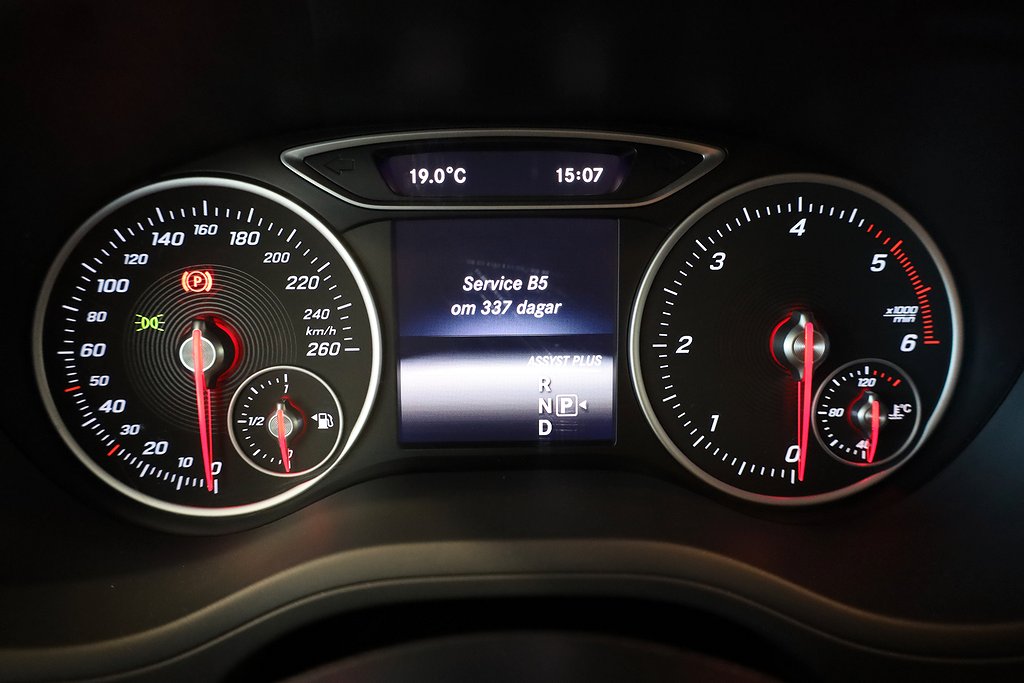 Mercedes-Benz B 180 d Aut Drag Navi Kamera M-värme Night-pkt 2018
