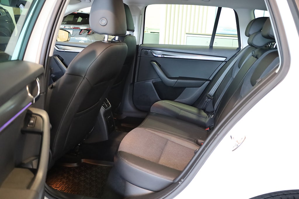 Skoda Octavia Kombi 1.5 TSI 150hk Style | Kamera | Värmare | Drag | 2020