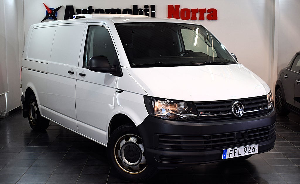 Volkswagen Transporter T32 2.0 TDI 4Motion Fabriksbyggd kylbil/B-Kam/Drag/Moms