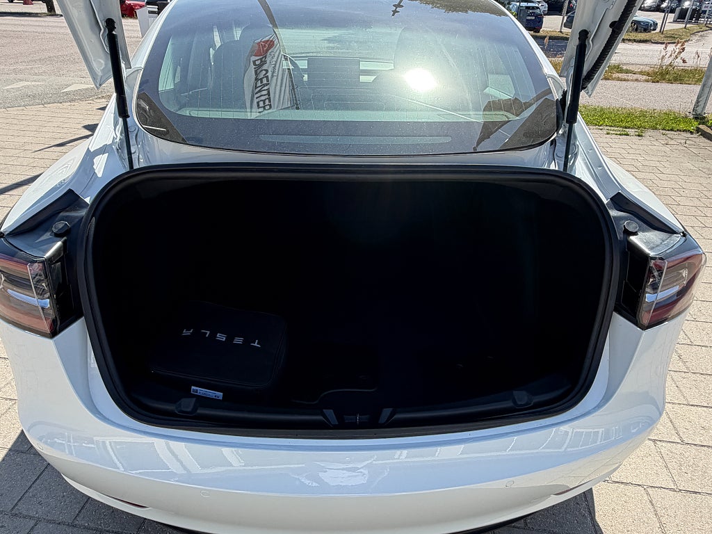 Tesla Model 3 Standard Range Plus 258hk