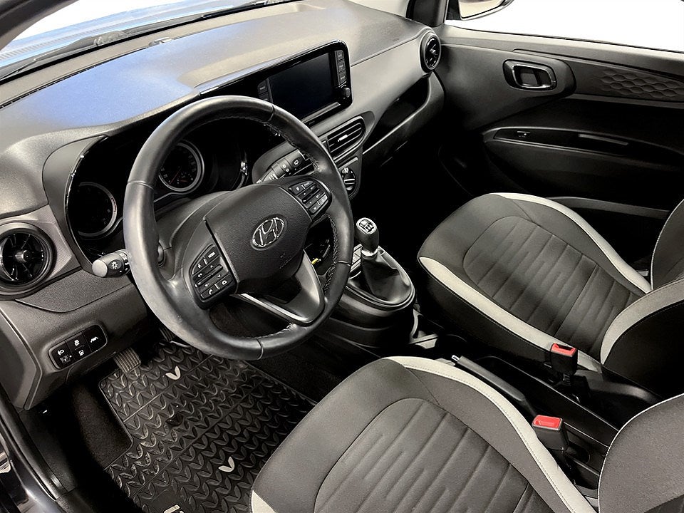 Bild på Hyundai i10 Essential 1.0 67hk - CARPLAY, RATTVÄRME