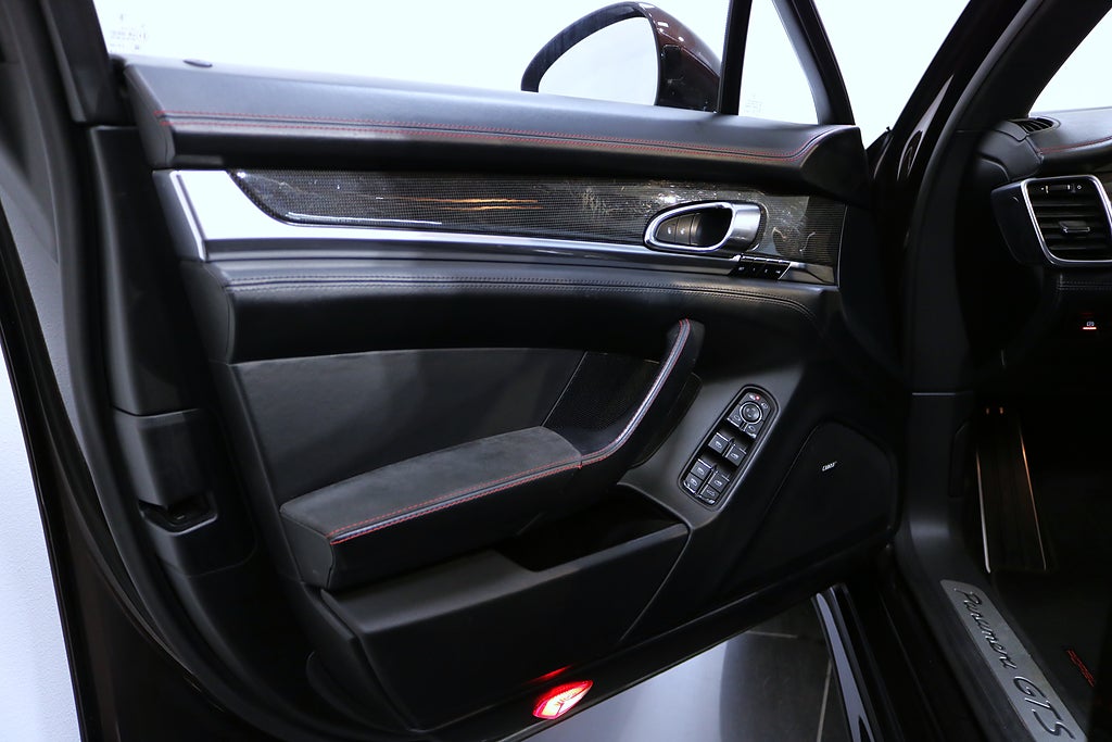 Porsche Panamera 2015 - miniatyr 7