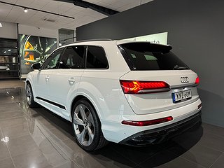 SUV Audi Q7 2 av 12