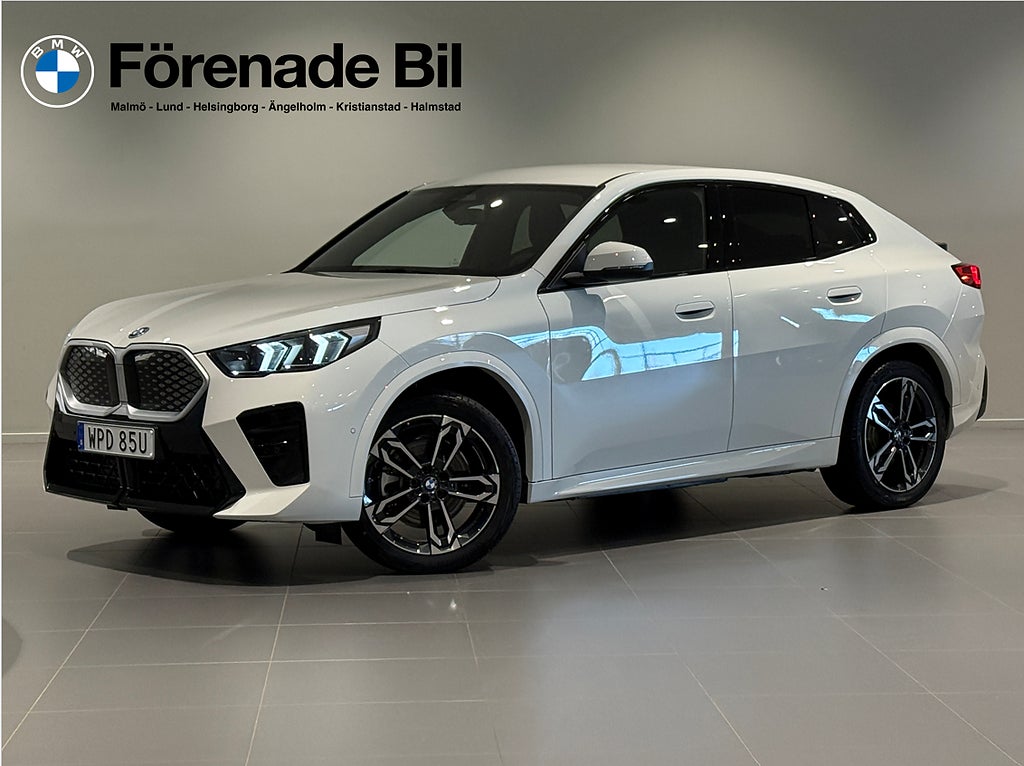 BMW iX2 xDrive30 M Sport Drag Adpt Farth Rattv 19" Backkamera