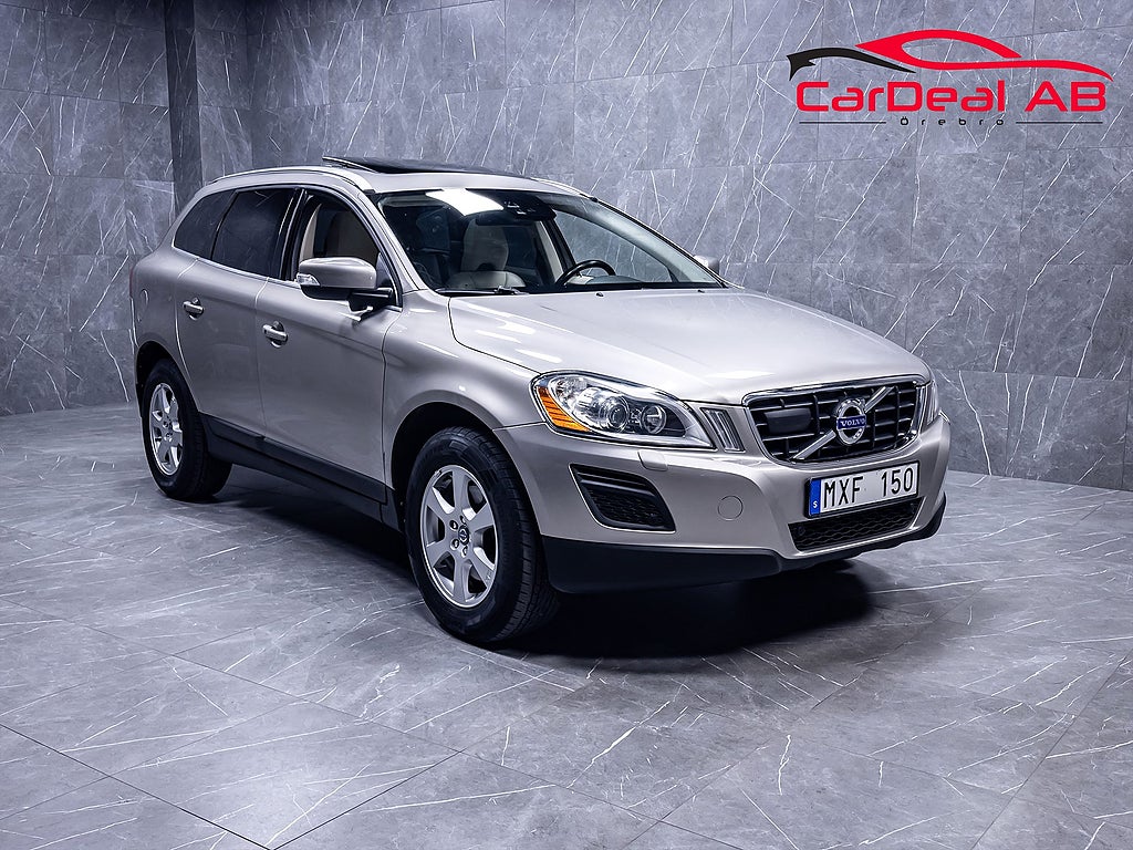 Volvo XC60 D4 Summum Värmare Pano BLIS Läder Drag *VÄLUTRUSTAD*
