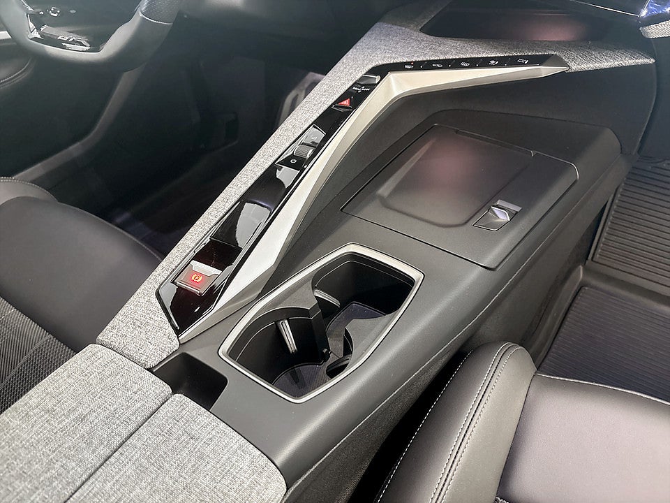 Bild på Peugeot 3008 GT Hybrid 145hk Aut B-KAMERA CARPLAY