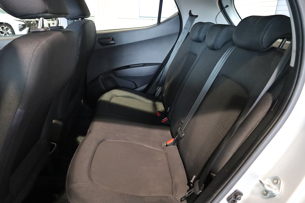 Hyundai i10 1.0 blue 67HK Comfort Rattvärme AUX USB 2018