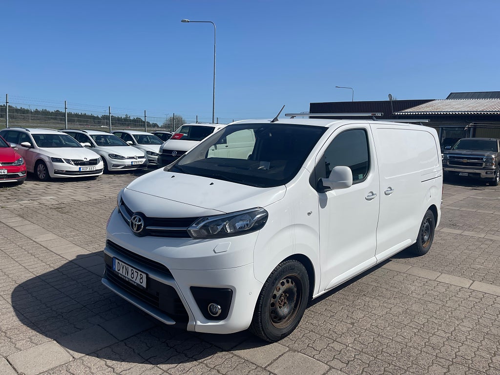 Toyota ProAce D-4D SKÅP KEYLESS NAVI VÄRMARE EU6 DRAG 2-ÅRS GARANTI