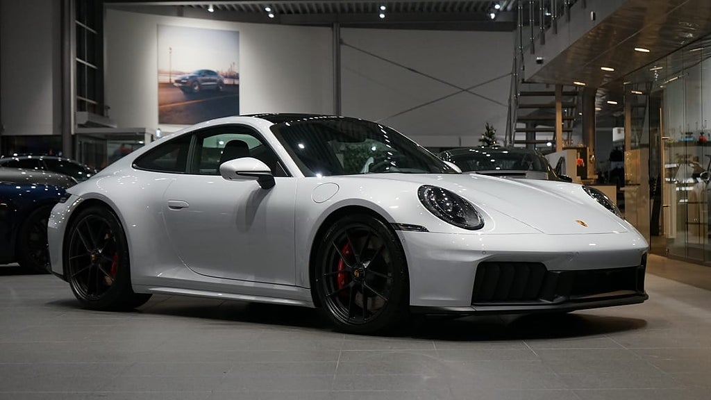 Porsche 911 Carrera 4 GTS