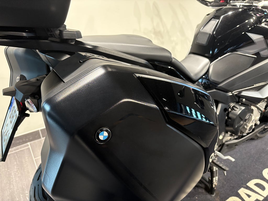 BMW S1000XR/3st väskor/Akrapovic/Chassisänkt