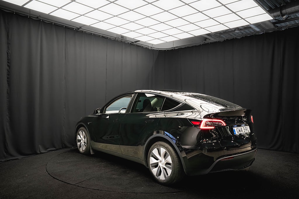 Tesla Model Y Long Range AWD DRAG PANO KAMERA 94.2%SoH 1-ÄGARE MOMS