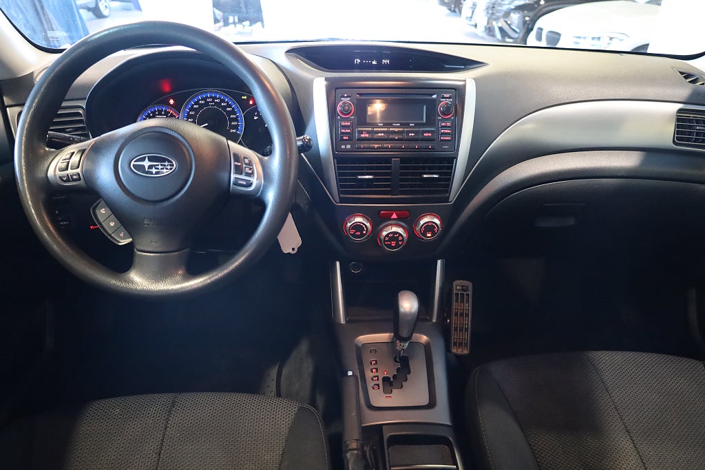 Subaru Forester 2.0 X 4WD AUT Drag M-Värme Blåtand Nybesiktigad 2012