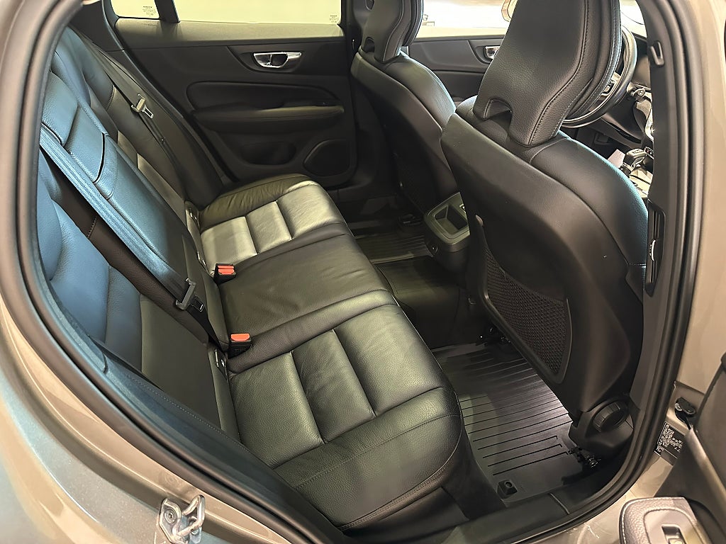 Volvo V60 Cross Country 2021 - miniatyr 8