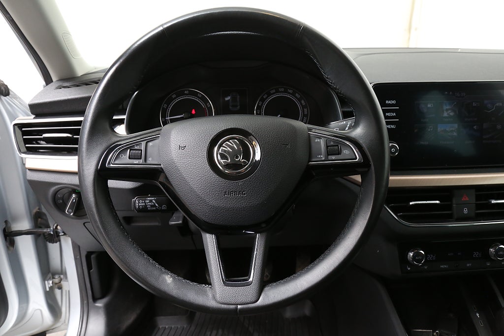 Skoda Scala 1,0 TSI 115hk Style CarPlay P-sensorer 2019