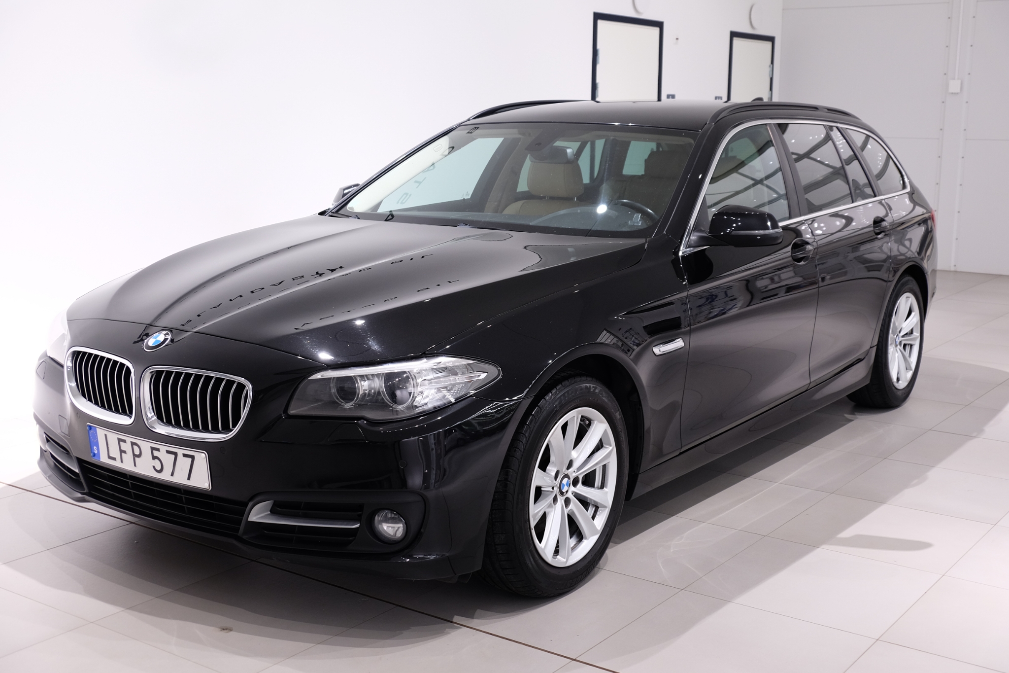 BMW 520 2016, kuva 2/48