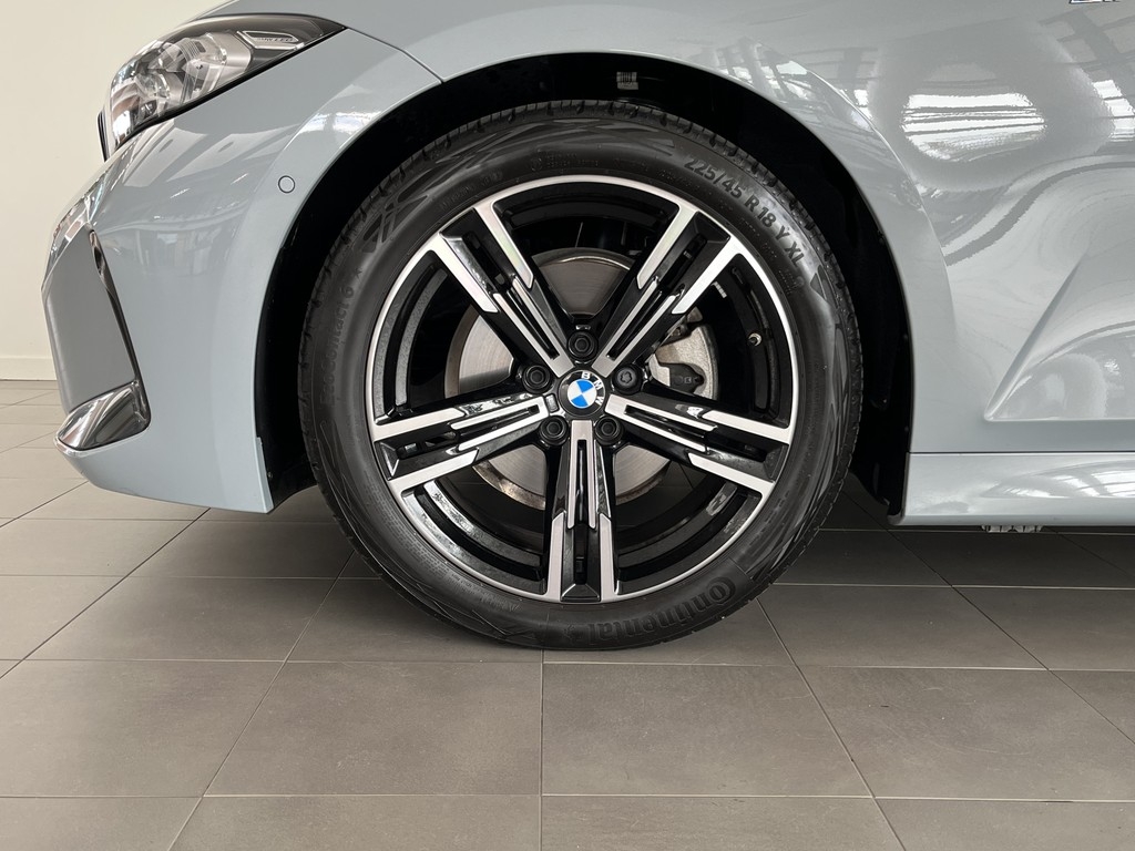 BMW 320 2025, kuva 4/46