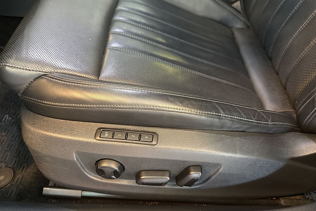 Skoda Superb Kombi 2.0TDI 4x4 Automat L&K Drag Värmare Kamera Navi  miniatyr 14