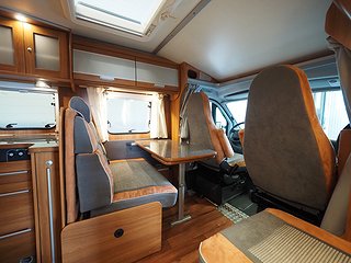 Husbil-halvintegrerad Dethleffs White Edition 7 av 20