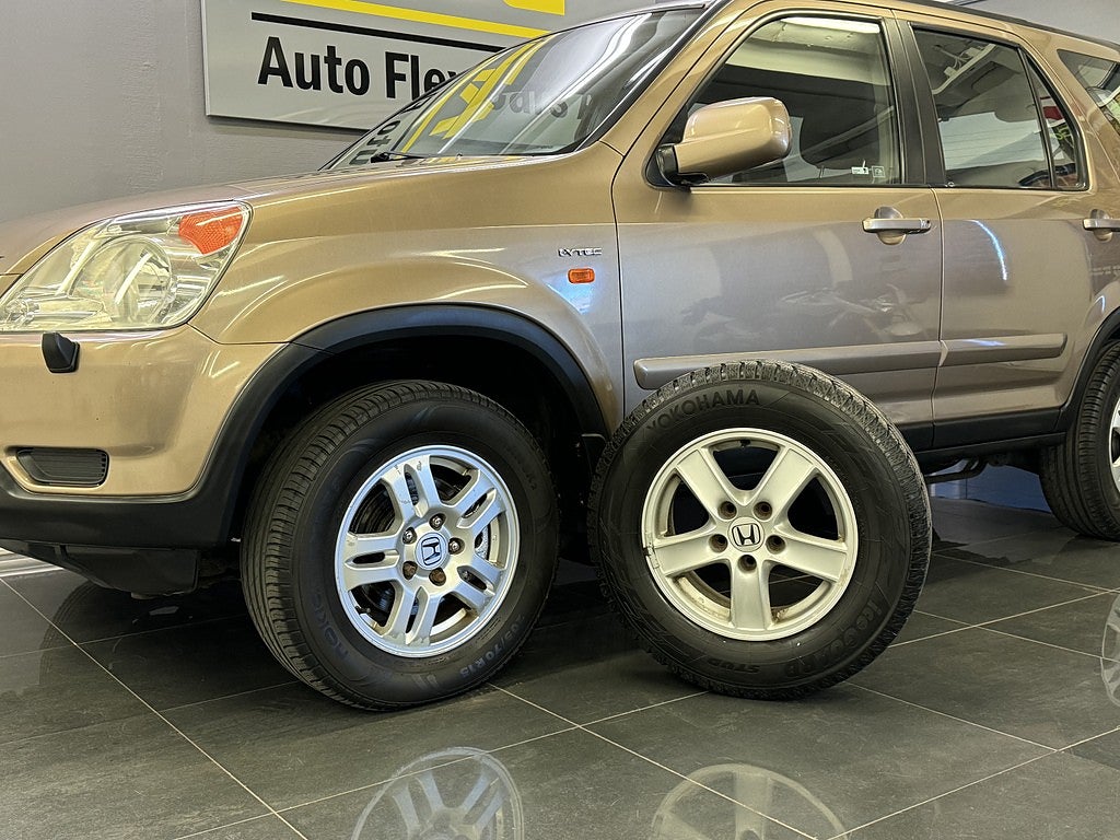 Honda CR-V 2.0 4WD | Nybesiktad | S+V | Nyservad | Bluetooth