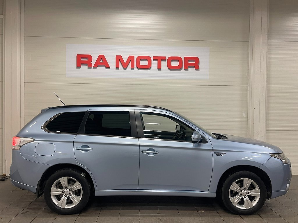 Mitsubishi Outlander PHEV CVT Business | Kamera | GPS | Drag 2014