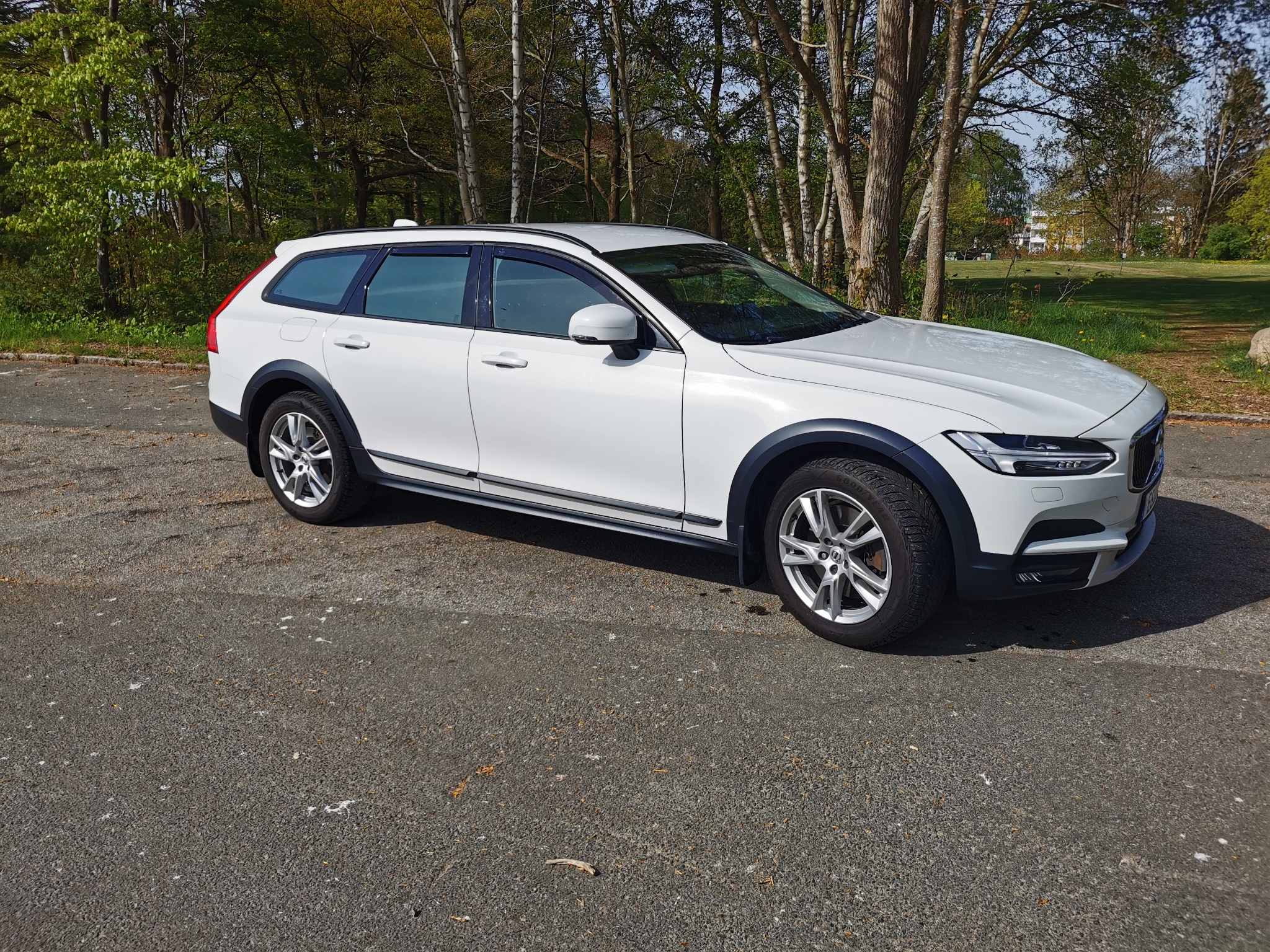 Volvo V90 Cross Country 2017, photo 2/36