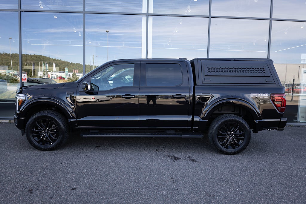 Ford F-150 SuperCrew 5.0 V8 Lariat Black Edition KÅPA - OFF-ROAD