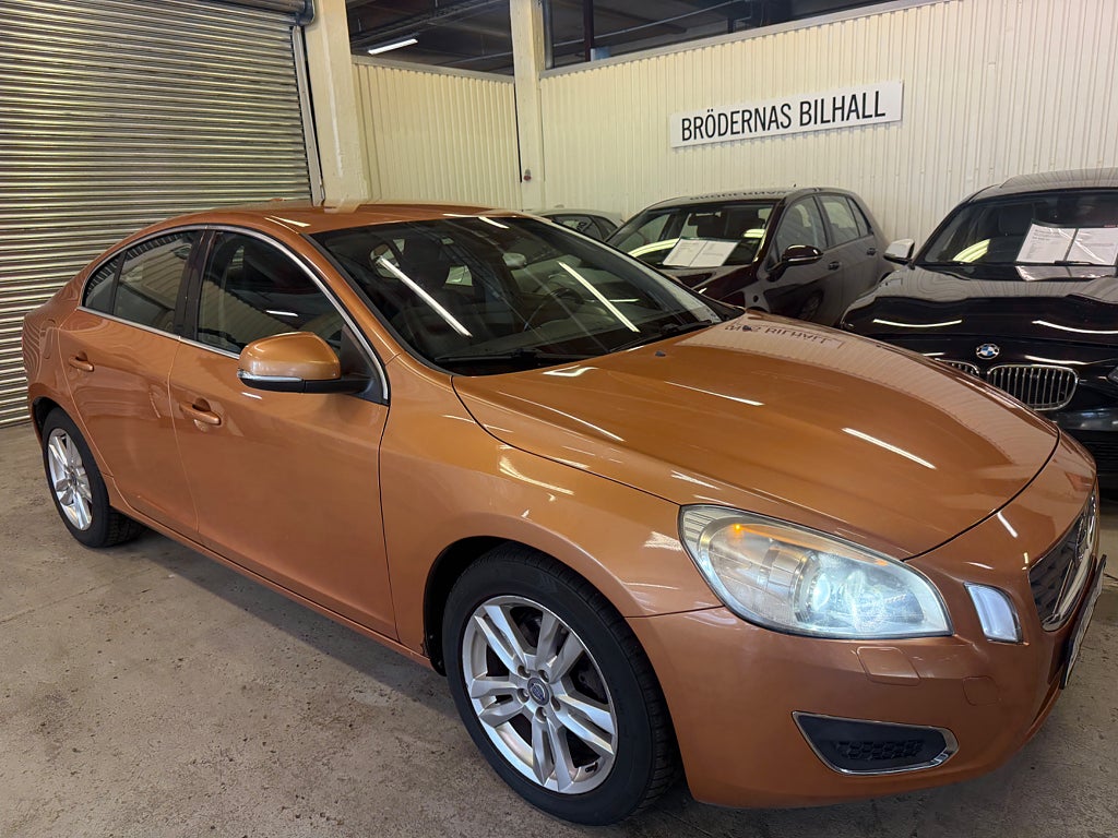 Volvo S60 D3 Geartronic Summum/ D-värmare/ Nybesiktad/ Kamrembytt