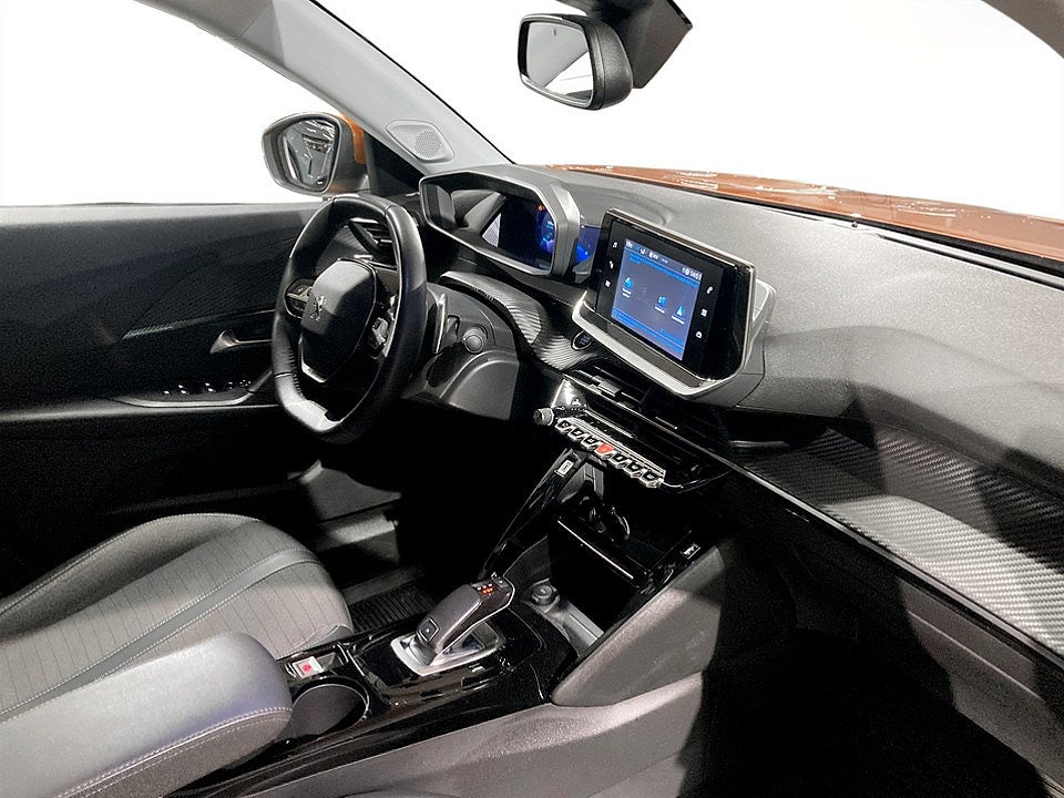 Bild på Peugeot 2008 Allure 1.2 PT 130hk Aut - B-KAMERA, CARPLAY